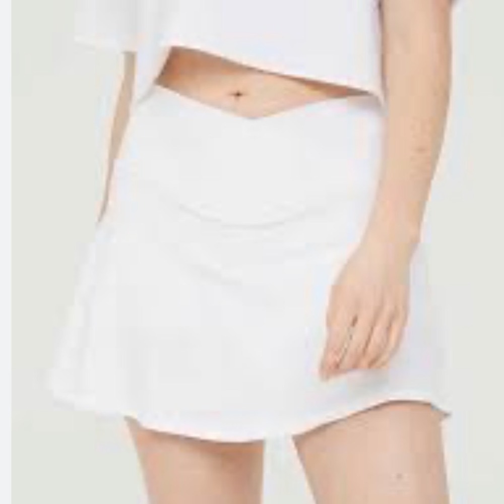Offline by Aerie White Tennis Skort Size XXL Cross Over Front Tennis Golf Sports